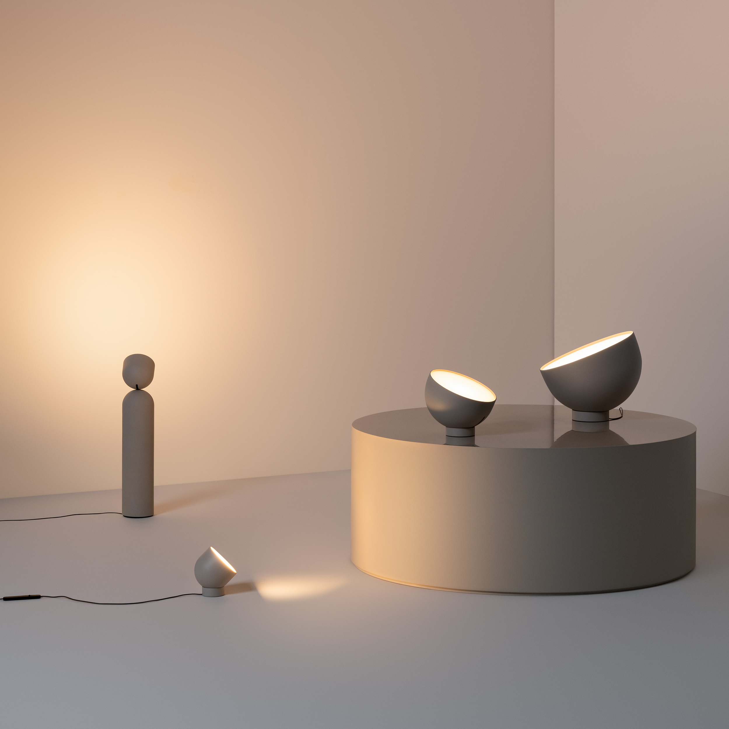 VIBIA PLUSMINUS SOLO 6363 / 6365 / 6370 stalinis šviestuvas