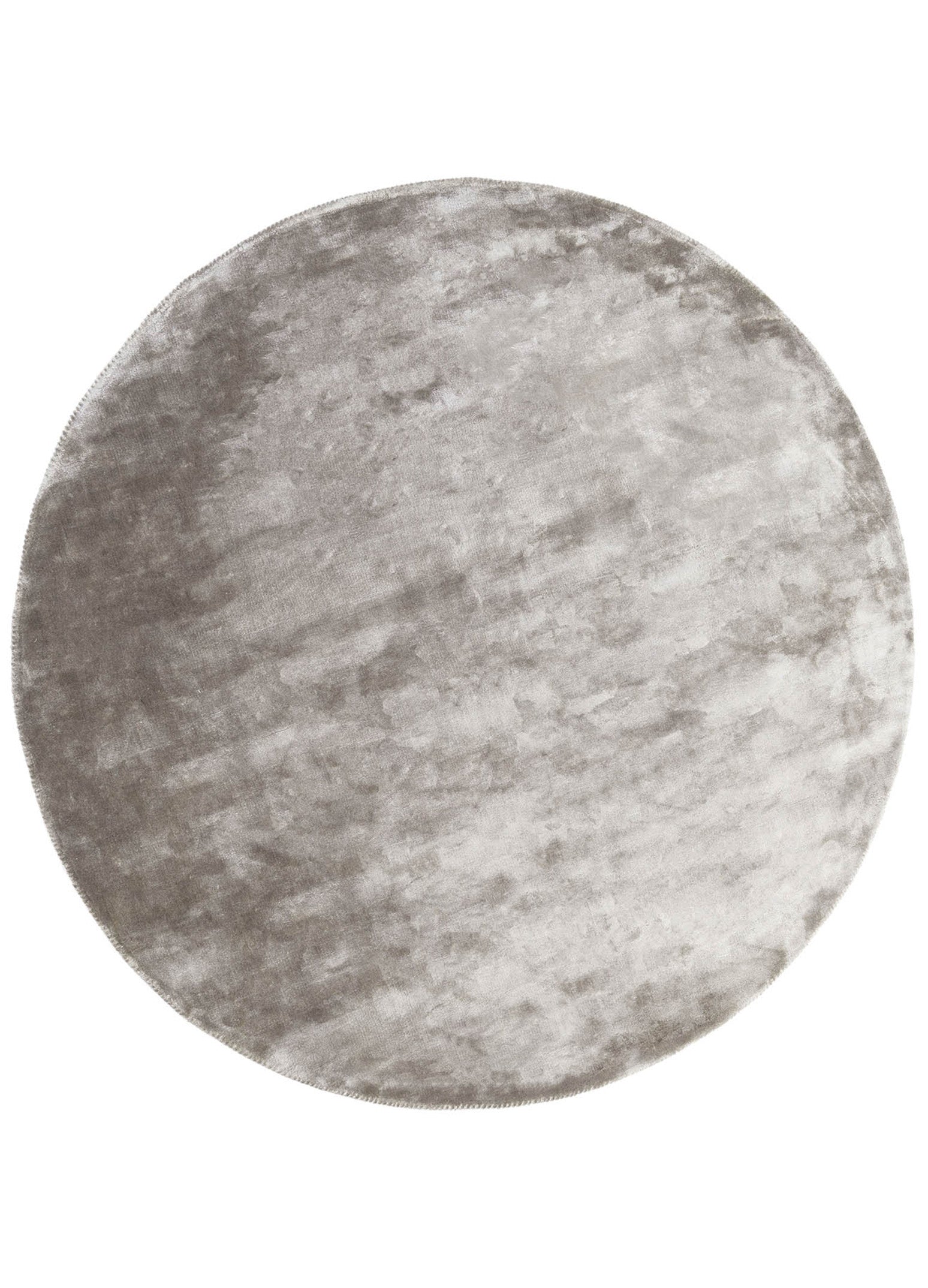 Aracelis Paloma apvalus viskozinis kilimas, kurio spalva yra tamsiai pilka - ruda, kaip natūralios žemės spalvos. Kilimas labai kokybiškas ir gamintas rankomis