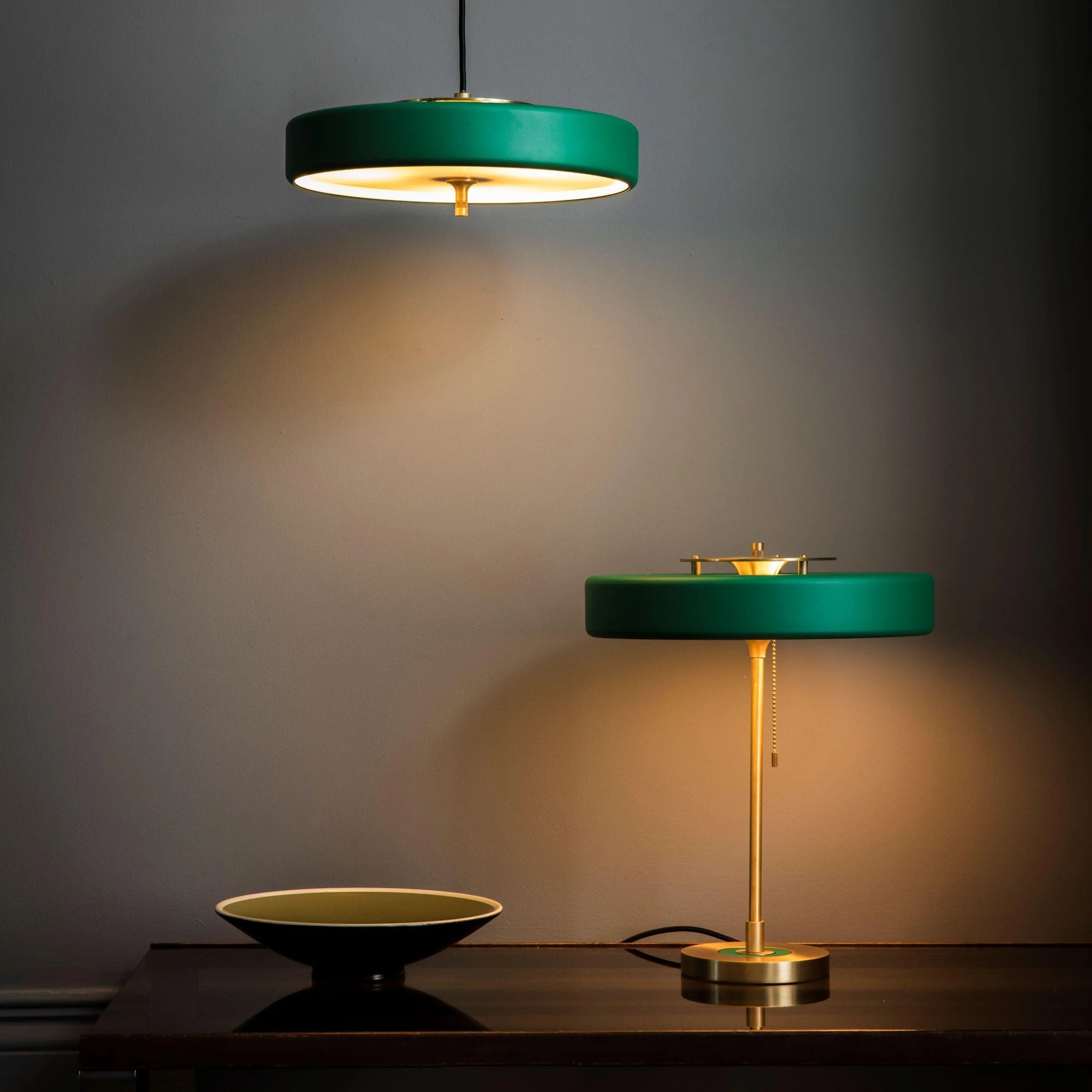 Bert Frank Revolve stalinis šviestuvas