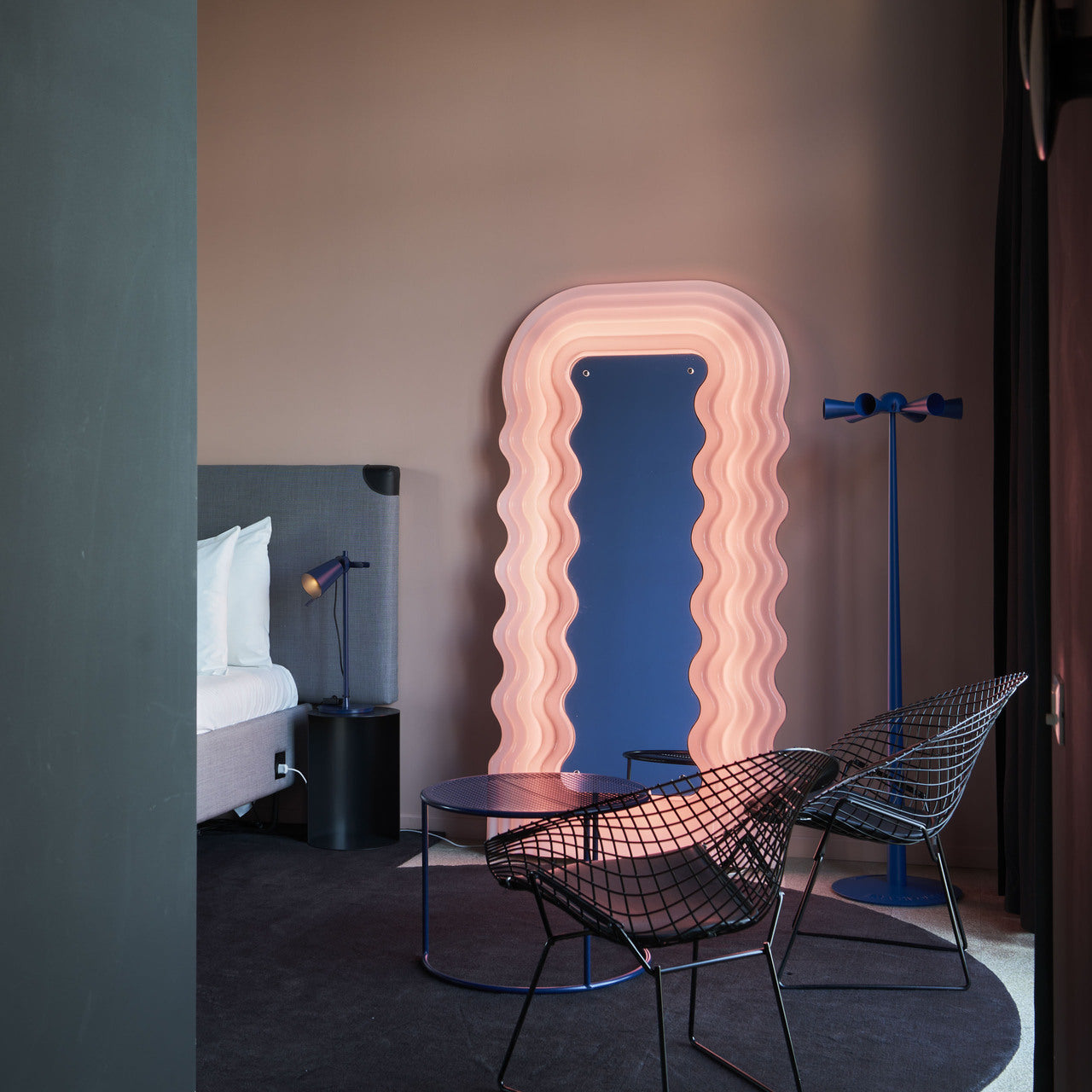 Poltronova Ultrafragola sieninis LED veidrodis