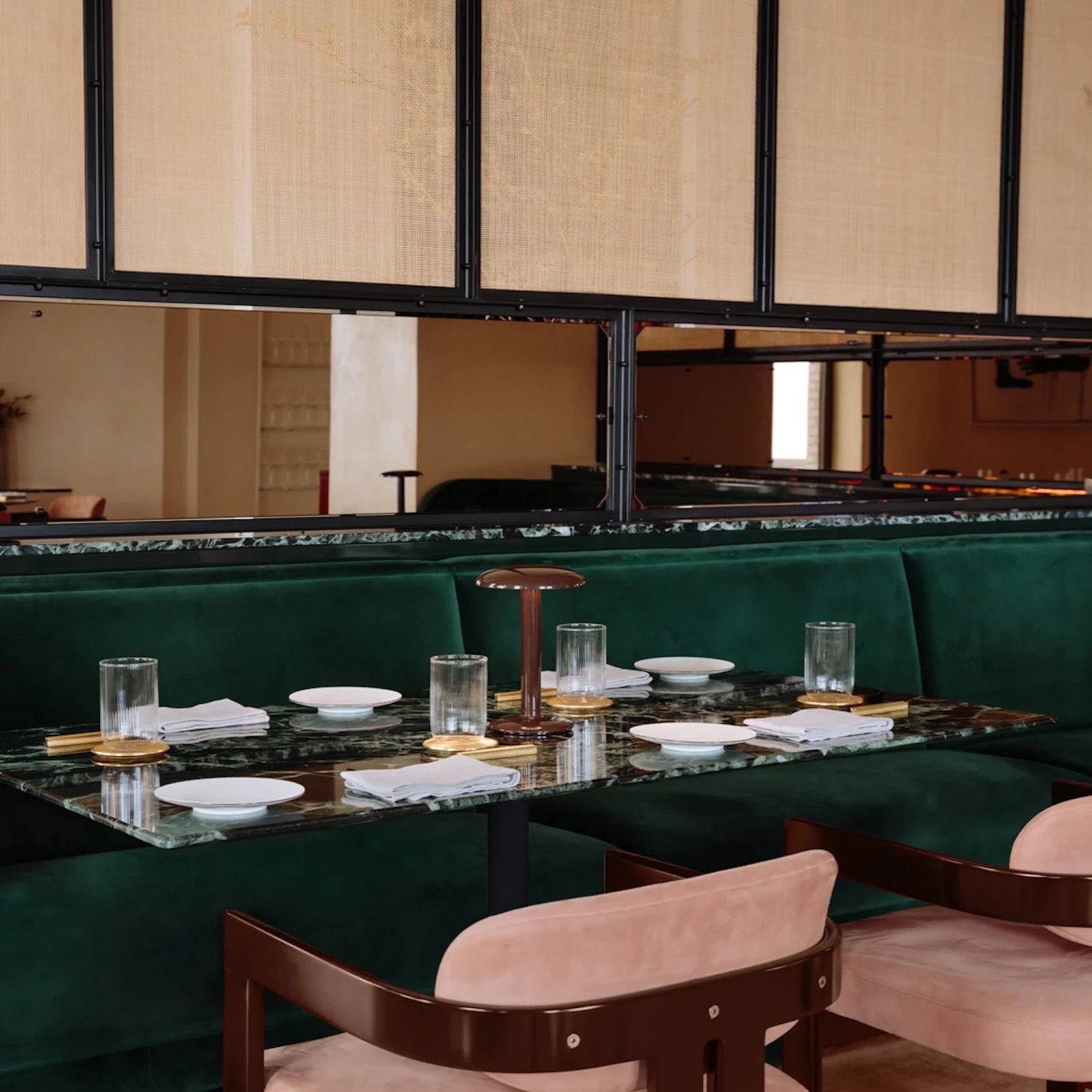 Flos Gustave įkraunamas stalinis šviestuvas