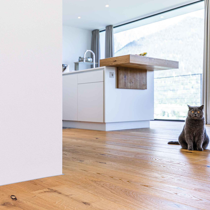 Minimalistinis plintusas Minileiste virtuvės zonoje sidabrinės spalvos | makeyourcasa.lt