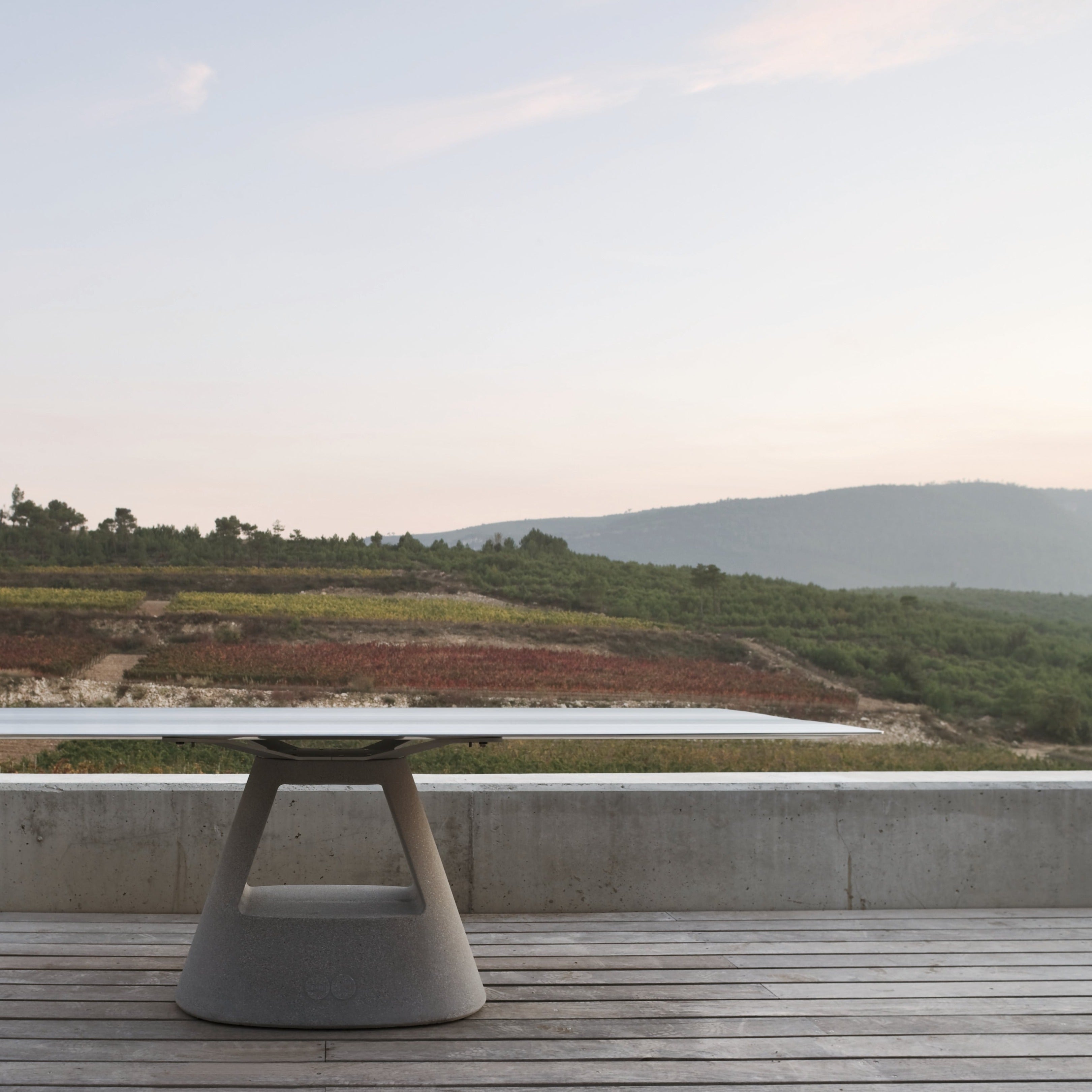 BD Barcelona Design table B - 120 concrete stalas