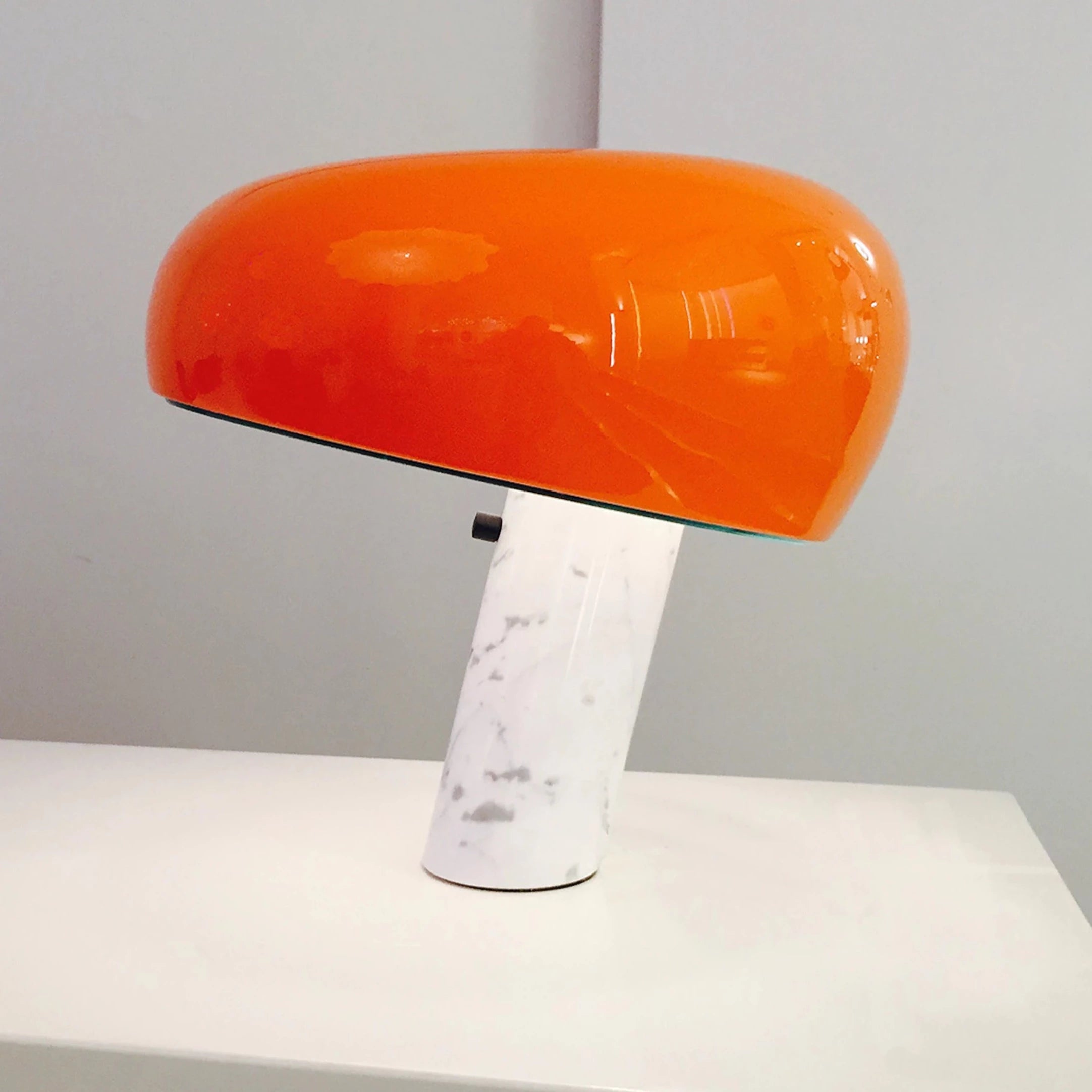 Flos Snoopy stalinis šviestuvas