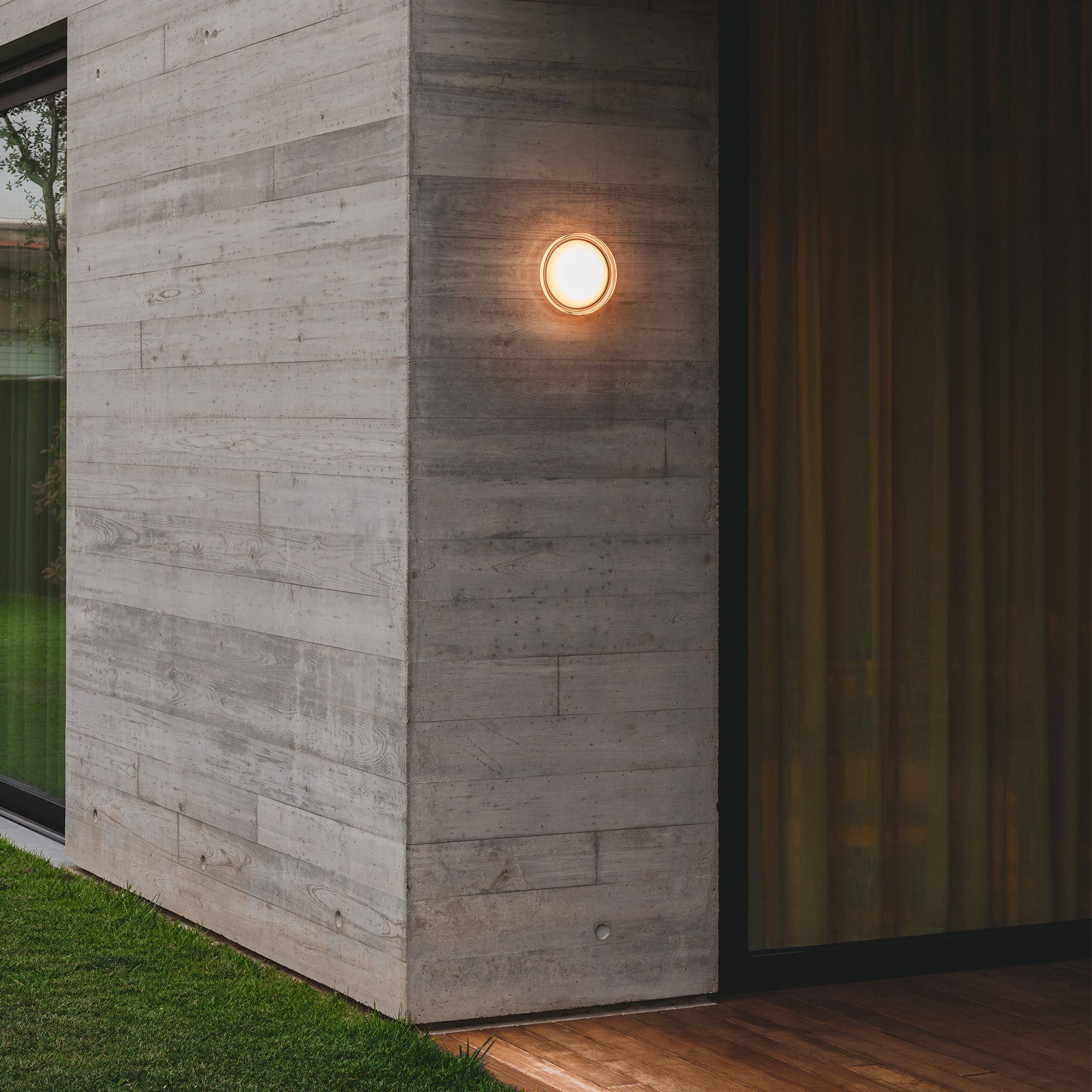 VIBIA DOTS GLASS OUTDOOR 4680 sieninis lauko šviestuvas