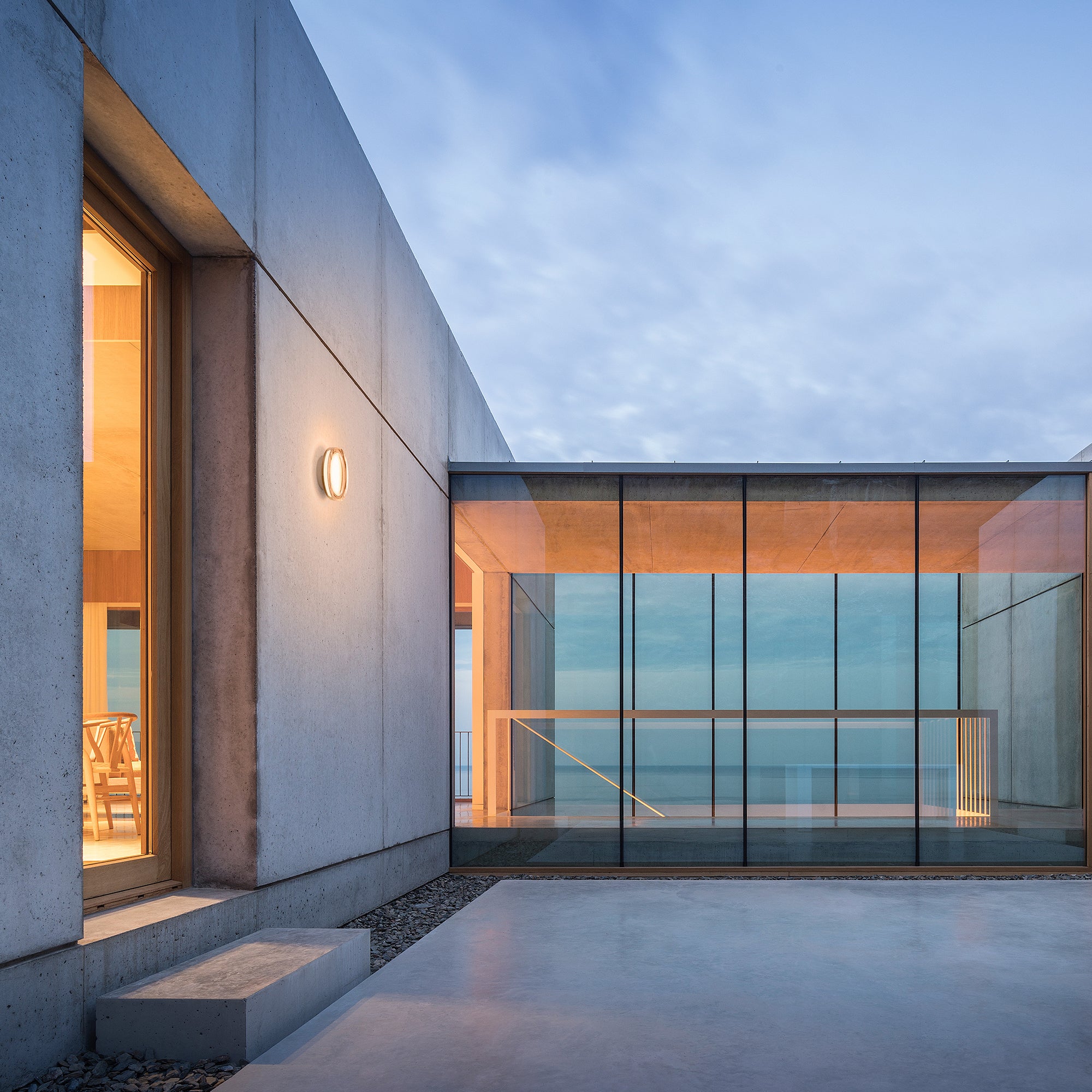 VIBIA DOTS GLASS OUTDOOR 4680 sieninis lauko šviestuvas