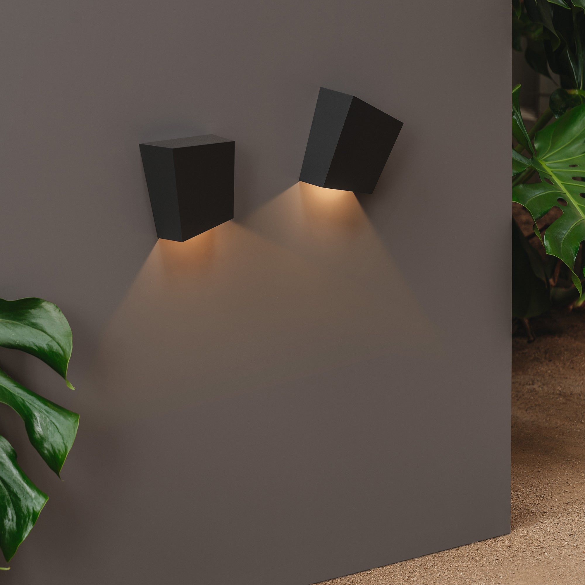 VIBIA BREAK PLUS OUTDOOR 4112 sieninis lauko šviestuvas
