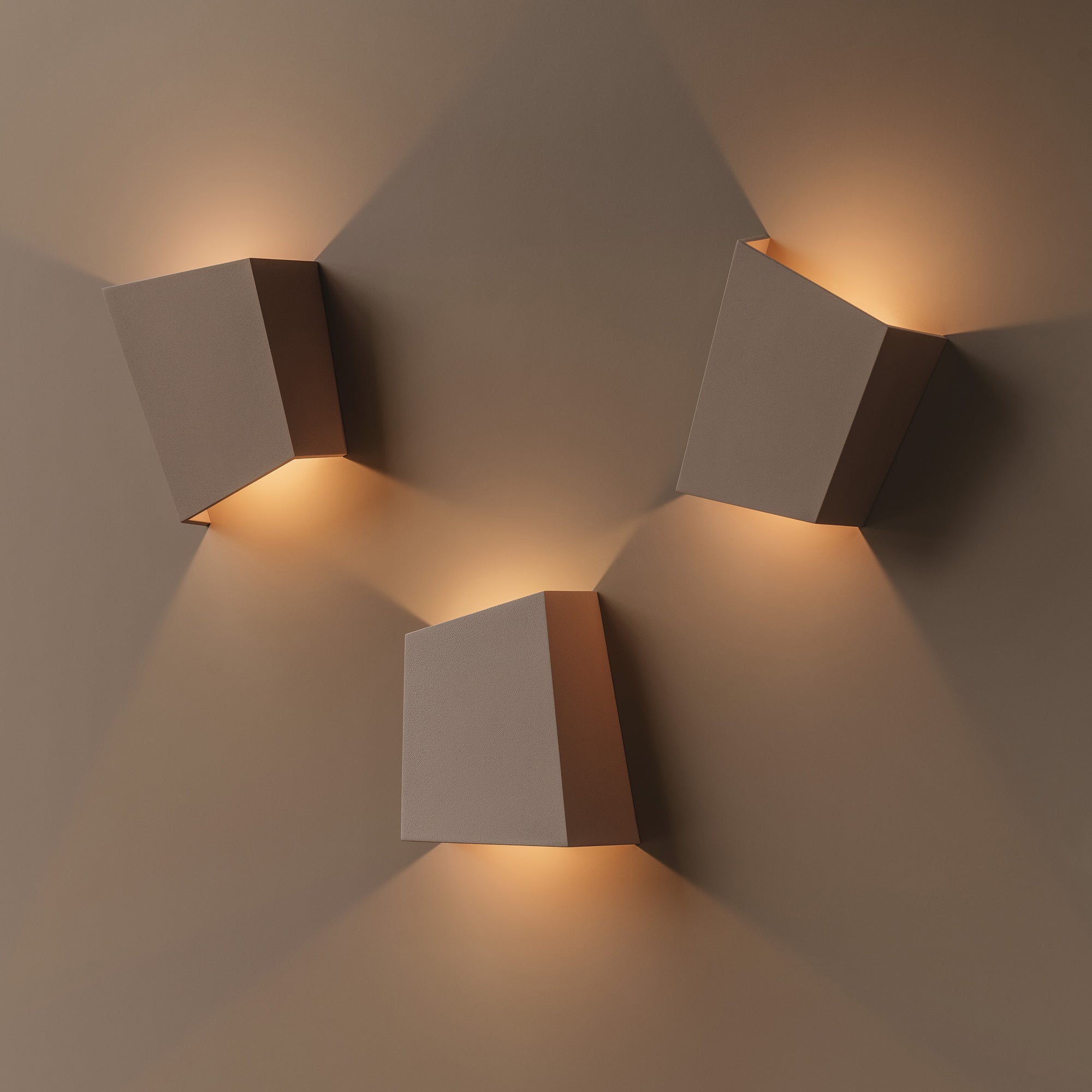 VIBIA BREAK PLUS OUTDOOR 4114 sieninis lauko šviestuvas