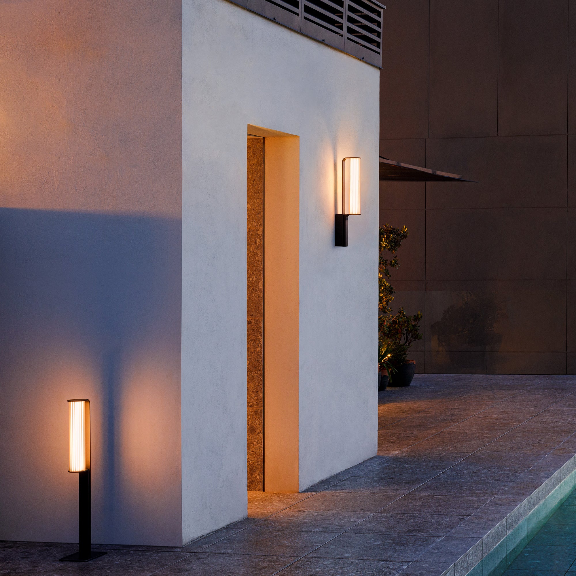 VIBIA CLASS OUTDOOR 2820 / 2825 sieninis lauko šviestuvas