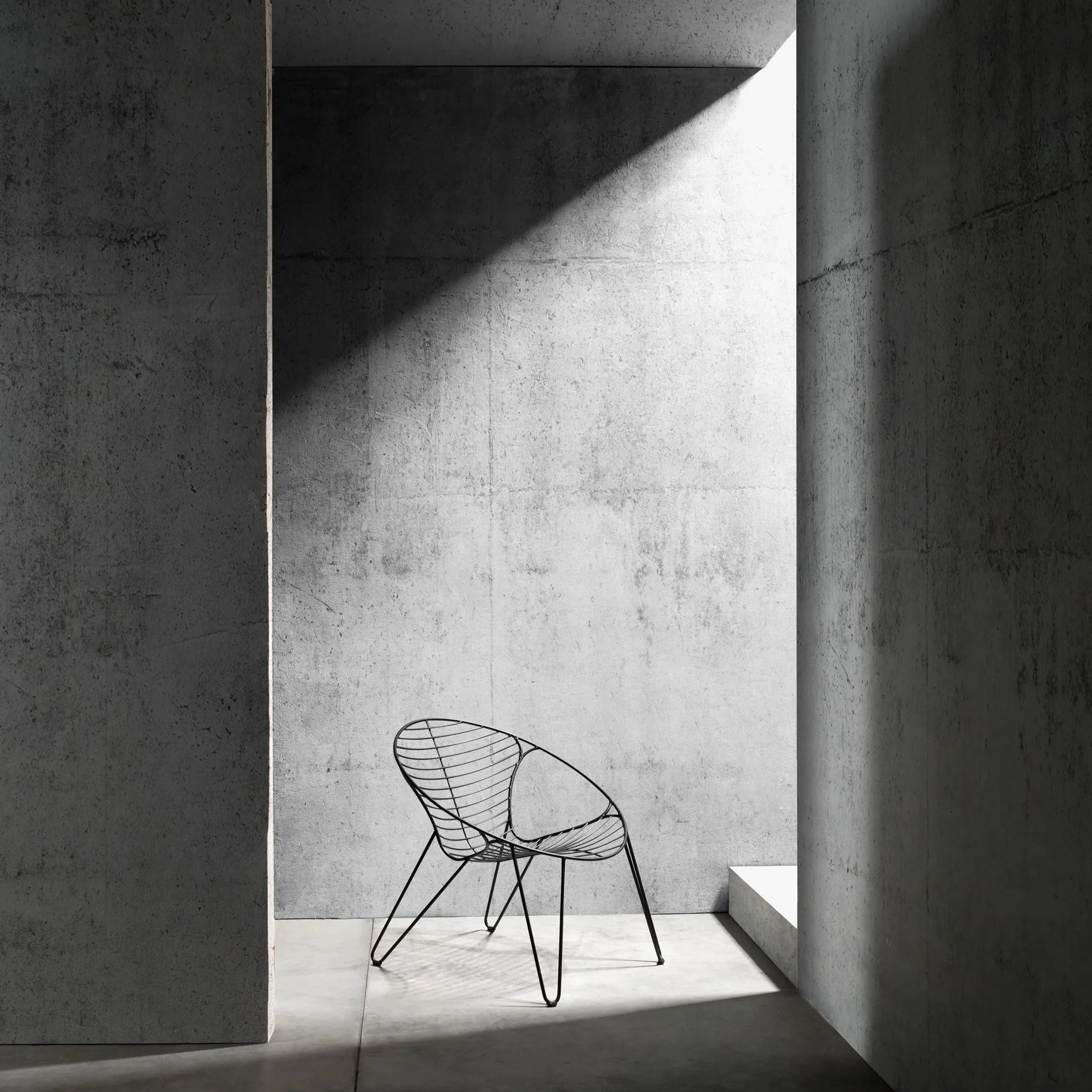 Joli Wire Low Armchair fotelis