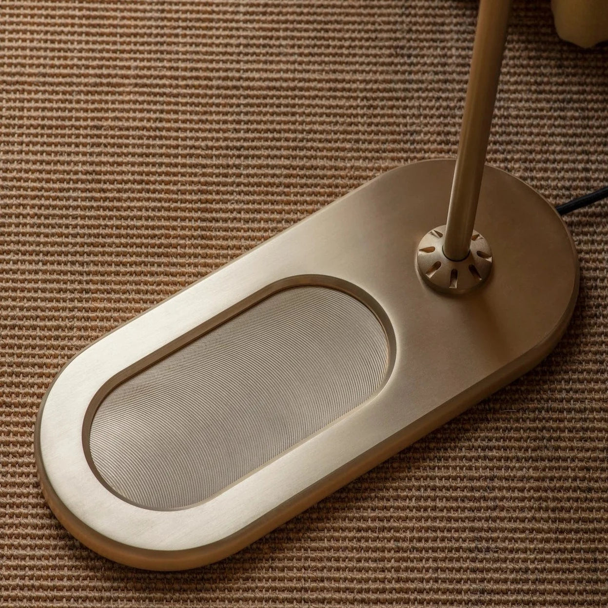 Bert Frank Occulo pastatomas šviestuvas