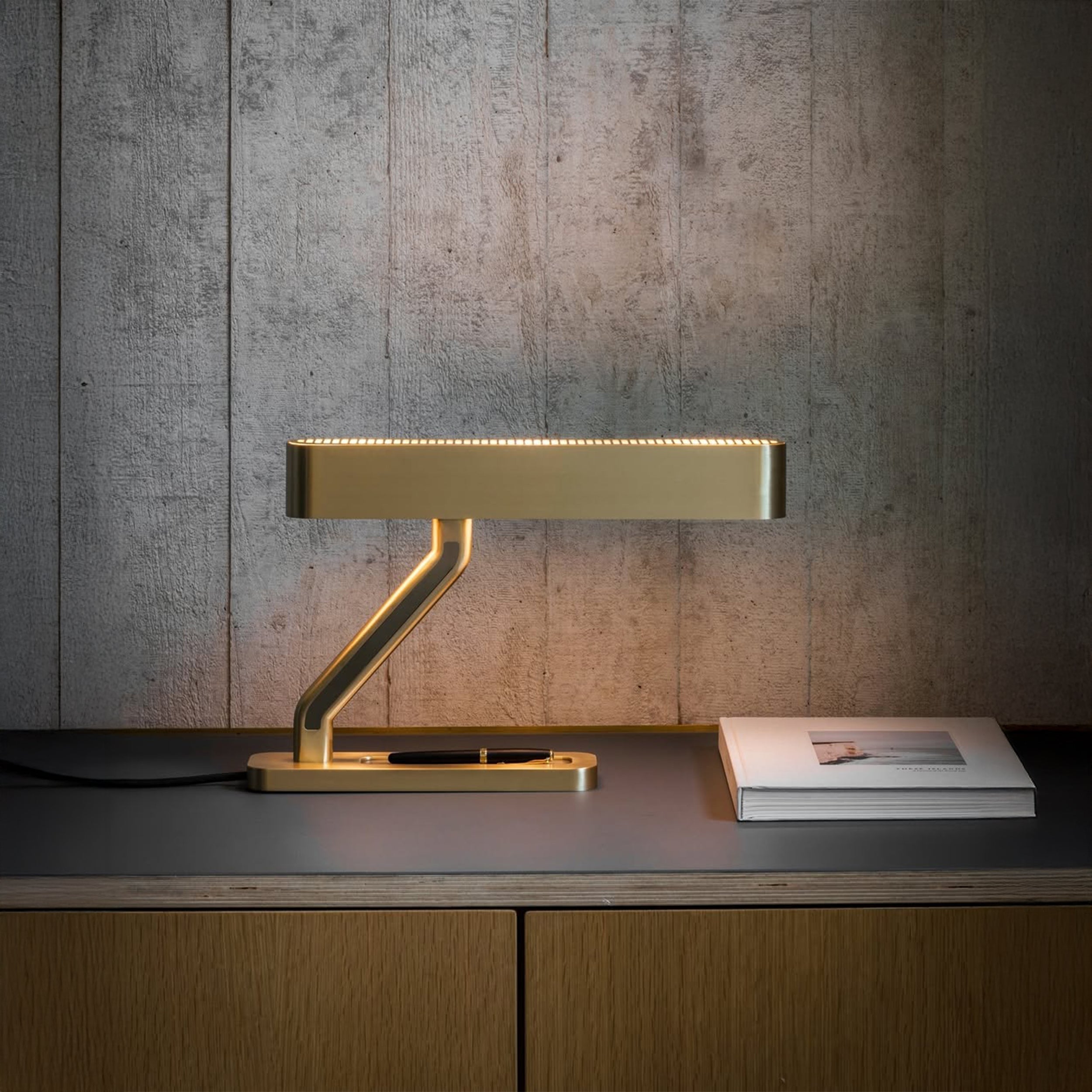 Bert Frank Colt Stalinis šviestuvas