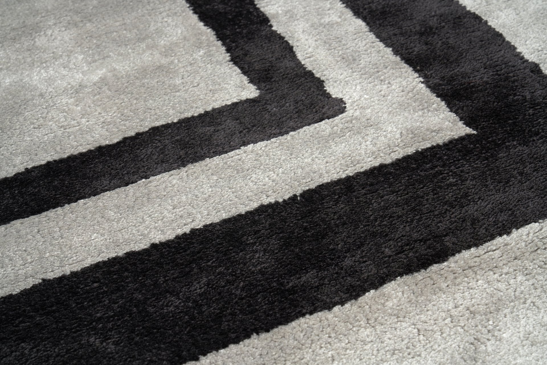 STRADA GRAY Kilimas