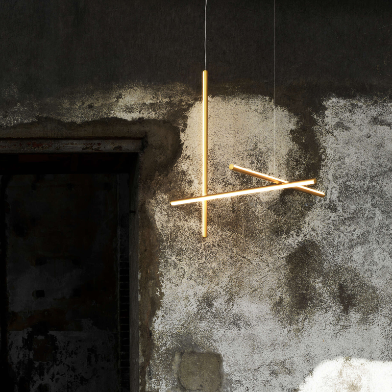 Flos Coordinates Suspension 1 pakabinamas LED šviestuvas iš aliuminio industriniame interjere