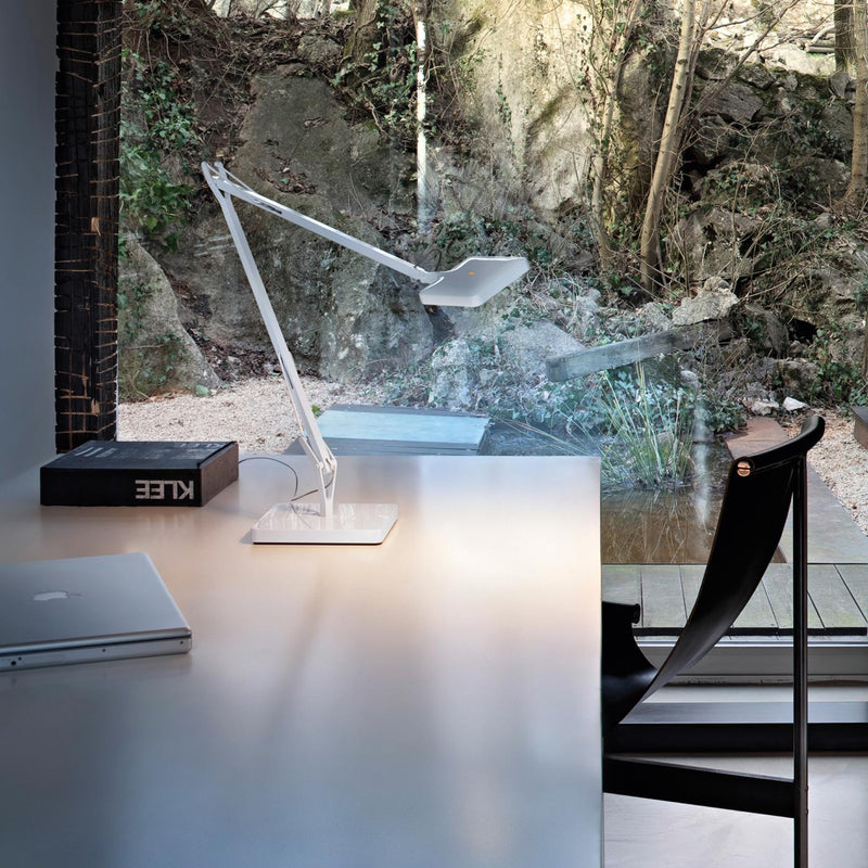 Flos Kelvin Edge Base stalinis šviestuvas