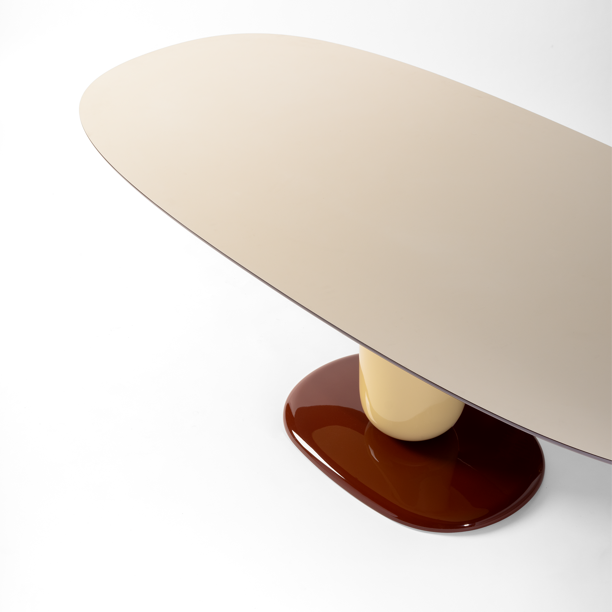 BD Barcelona Design Explorer dining table