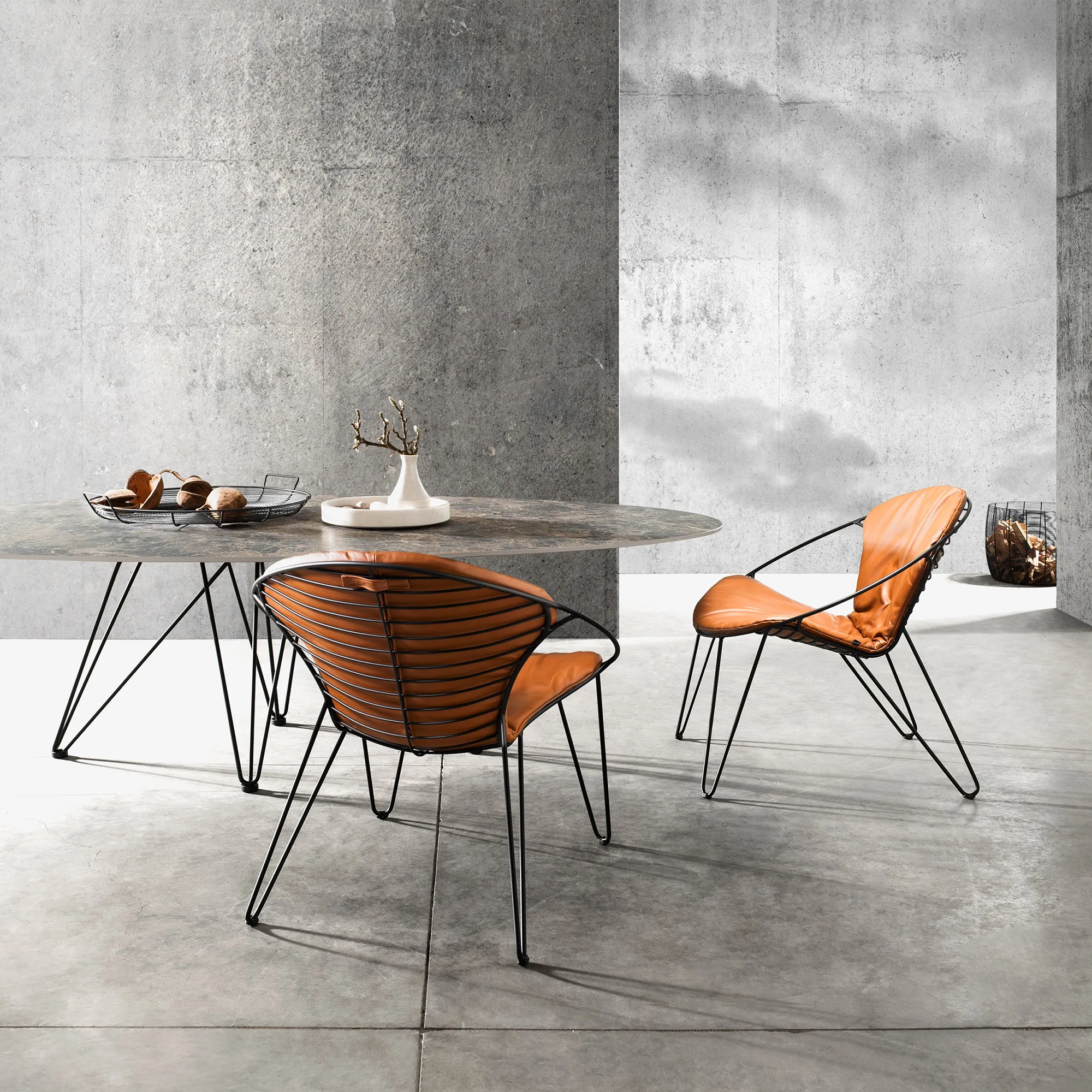 Joli Wire Low Armchair fotelis