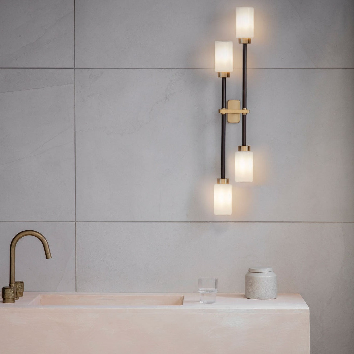 Bert Frank Farol Double sieninis šviestuvas