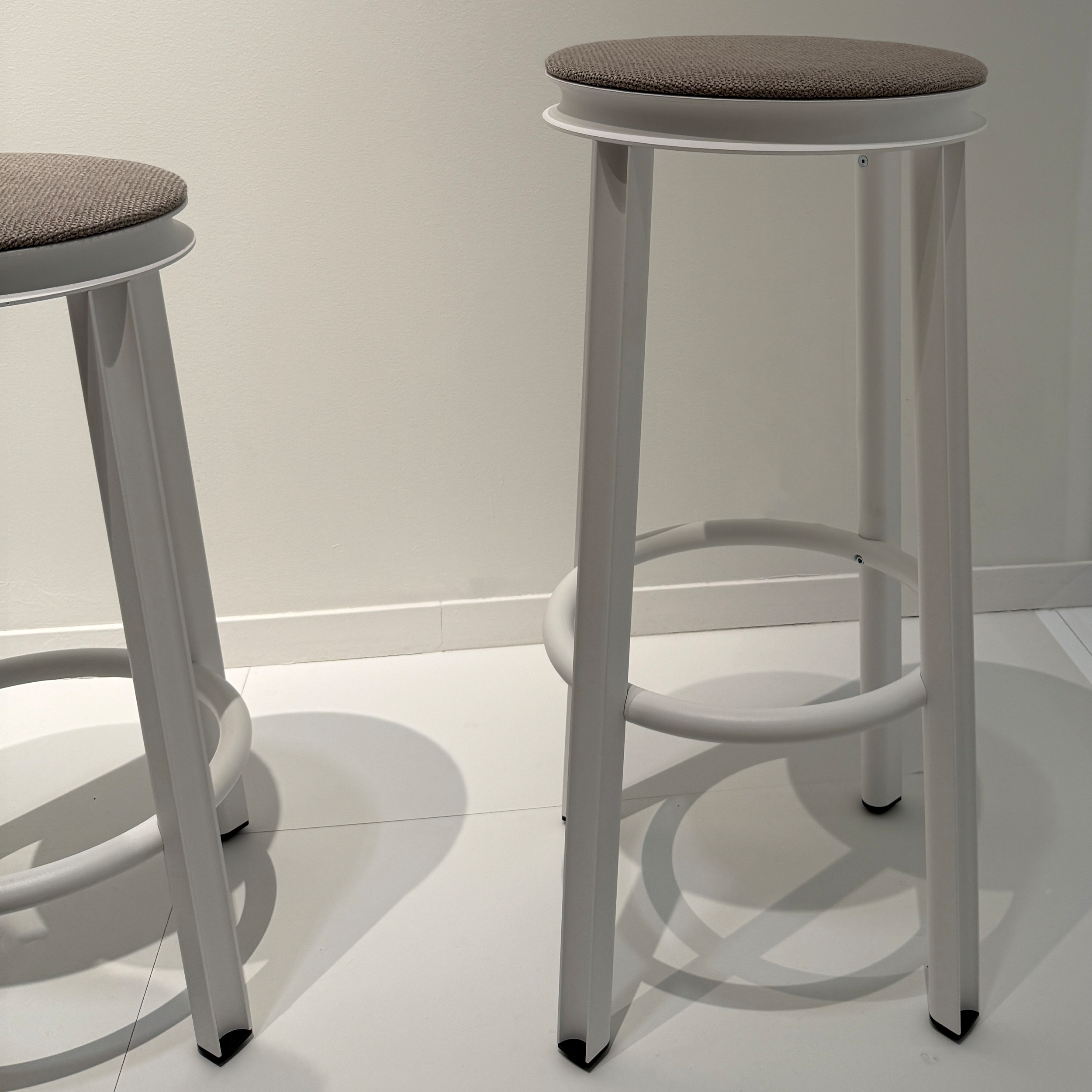 Maxdesign Runout baro kėdė