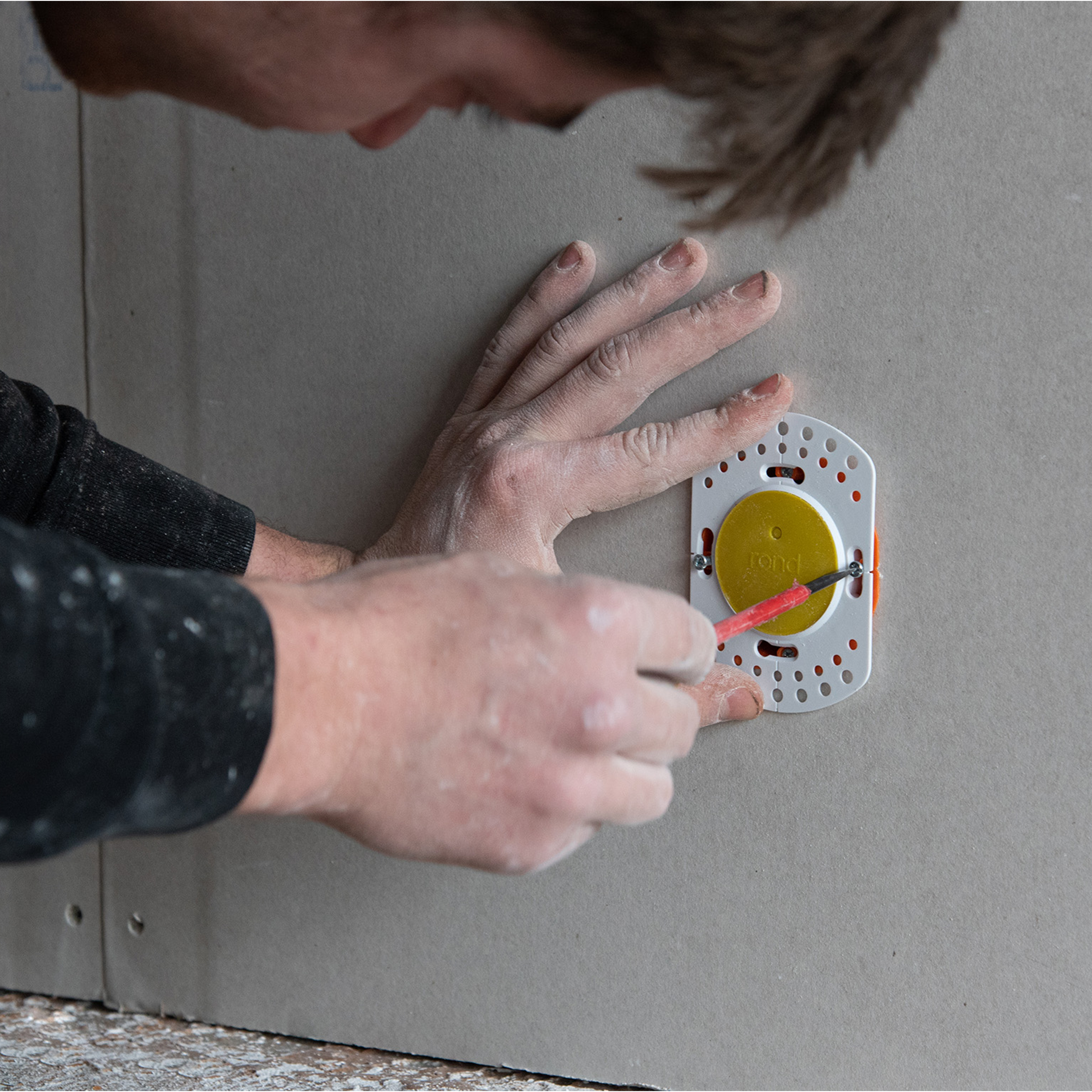 Rond 2.0 | Retrofit plaster ring priglaistomas rėmelis rozetei