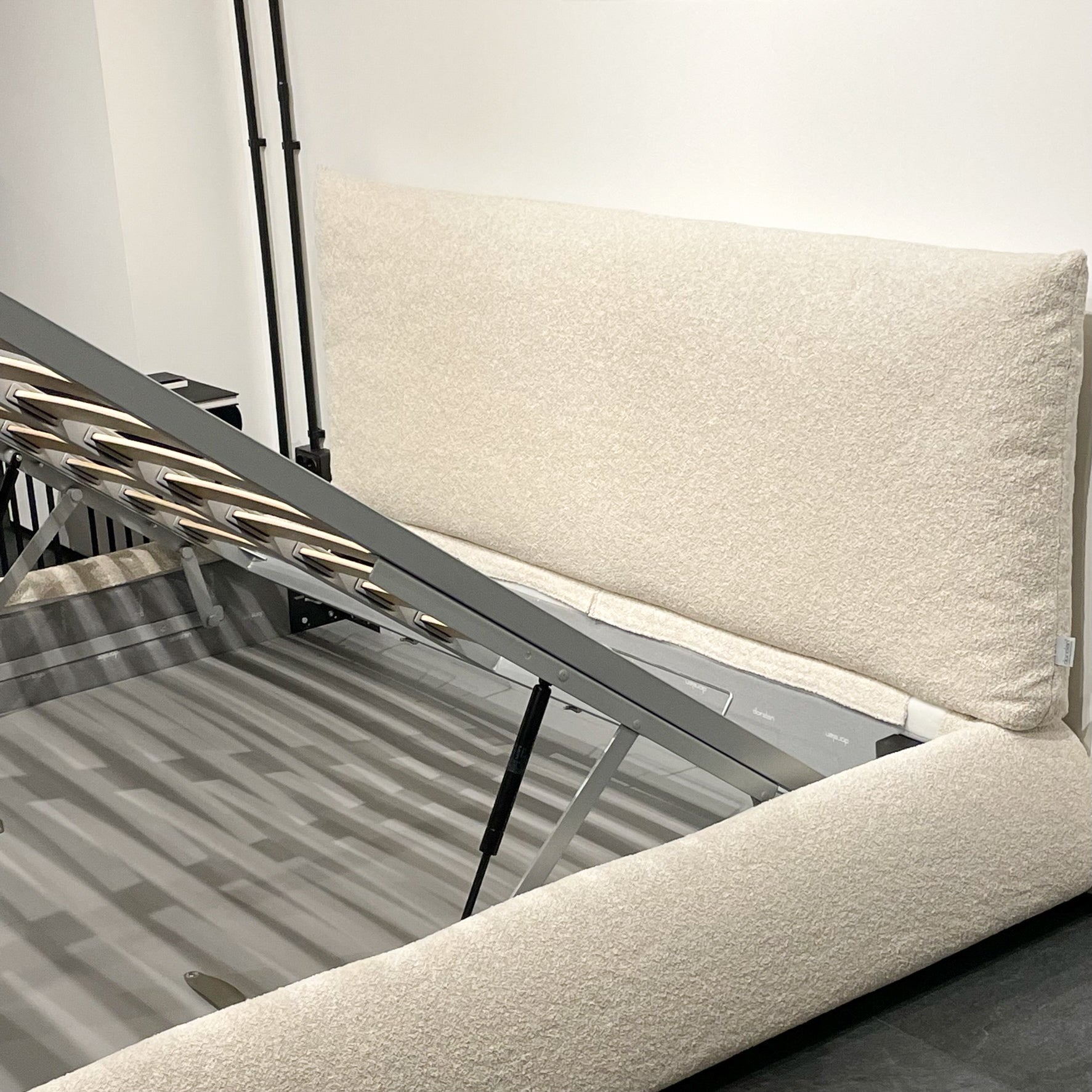 Dorelan Pillow Bouclé Lova su patalynės dėže 160x200