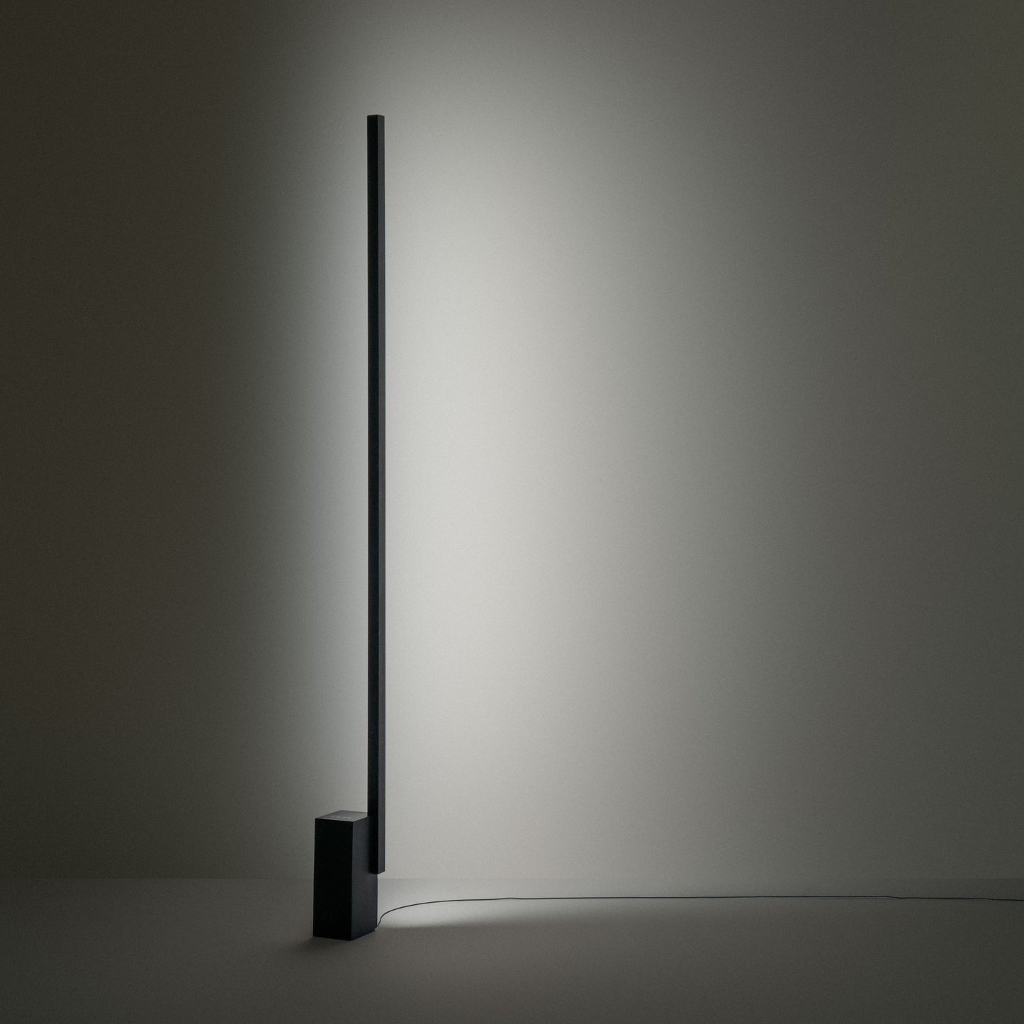 VIBIA OFFSET 1780 pastatomas šviestuvas