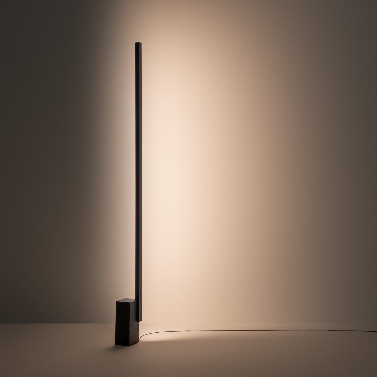 VIBIA OFFSET 1780 pastatomas šviestuvas