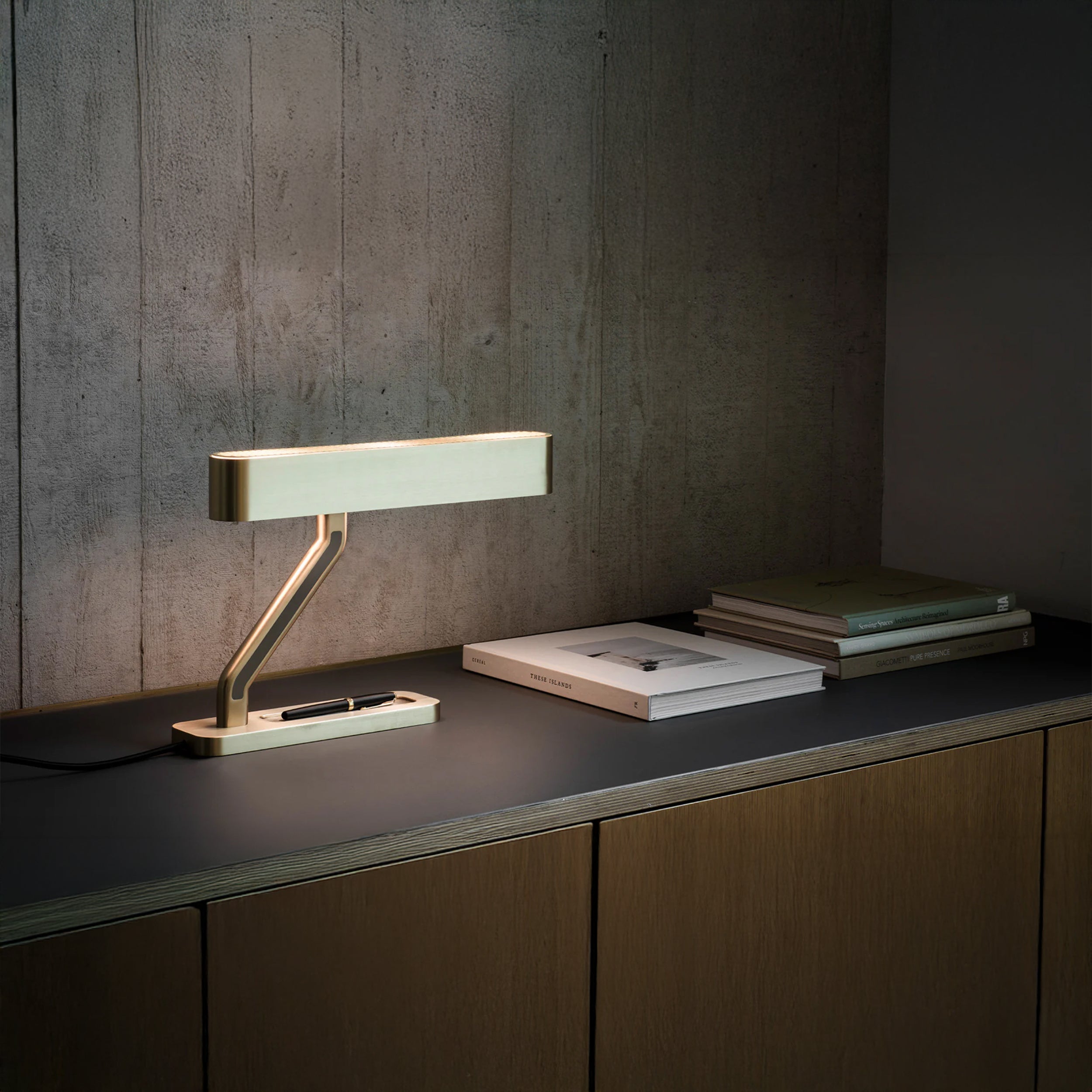 Bert Frank Colt Stalinis šviestuvas