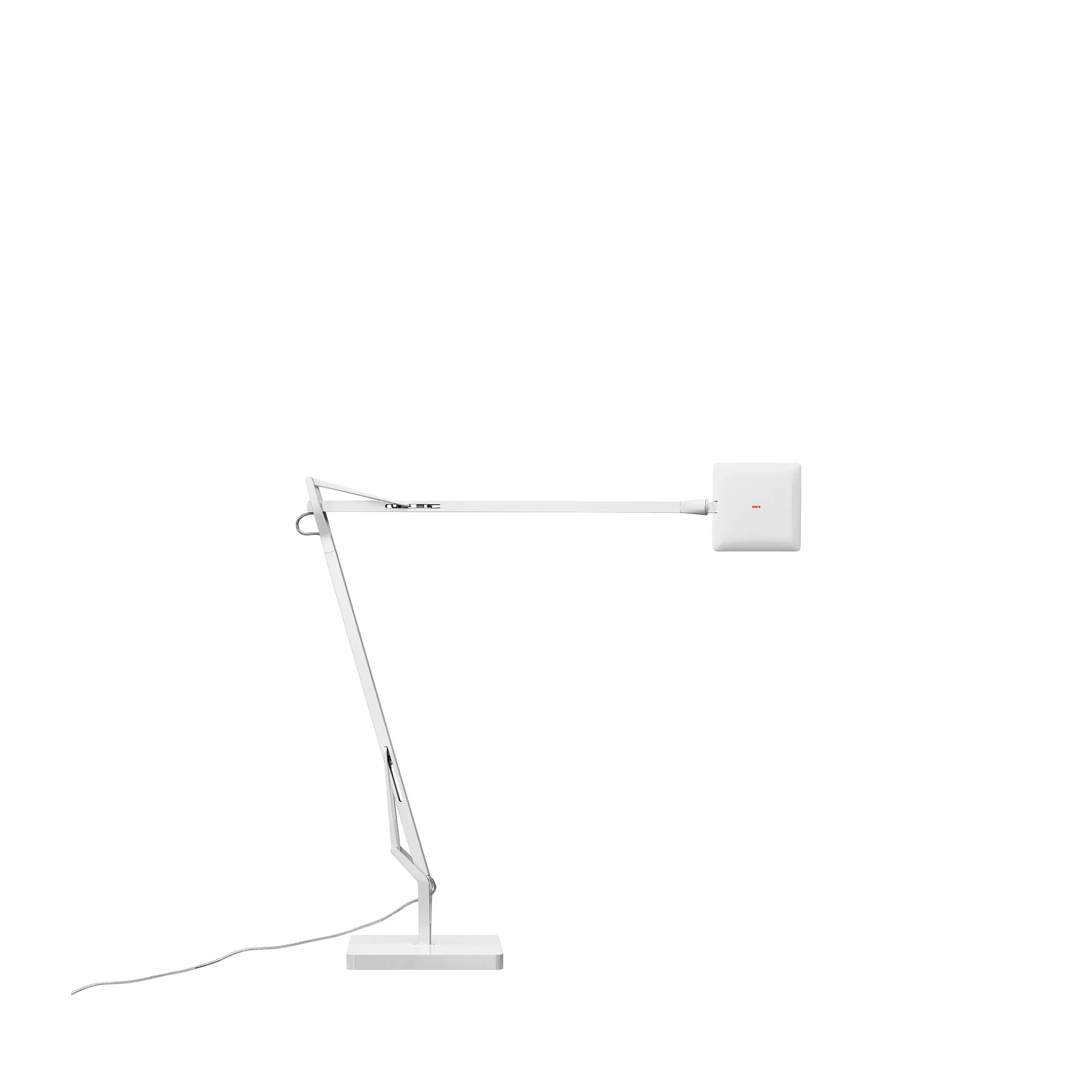 Flos Kelvin Edge Base stalinis LED šviestuvas iš baltai dengto aliuminio
