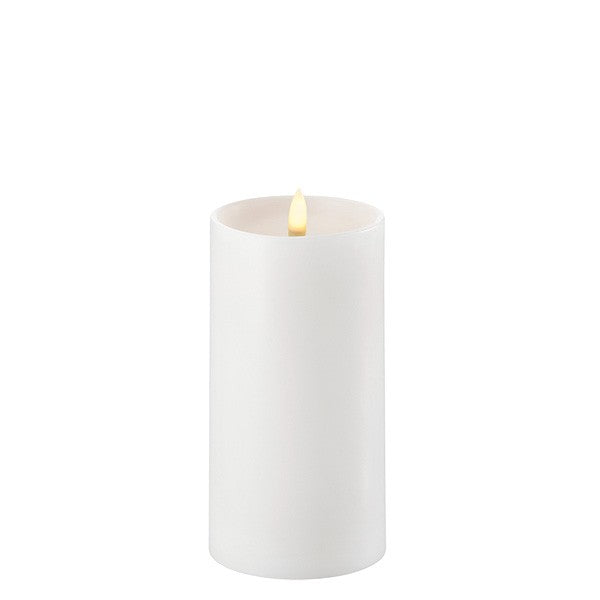 LED UYUNI Žvakė 7,8 x 15cm su paukštintu kraštu